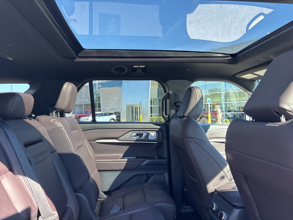 New 2026 Ford Explorer Platinum image 16