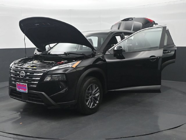 Used 2026 Nissan Rogue SV FWD image 36