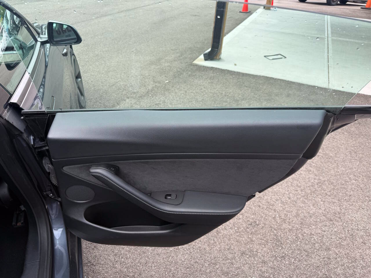 Used 2022 Tesla Model 3 Standard Range RWD image 15