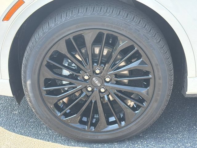 Used 2024 Lincoln Corsair Reserve w/ Equipment Group 201A FWD image 13