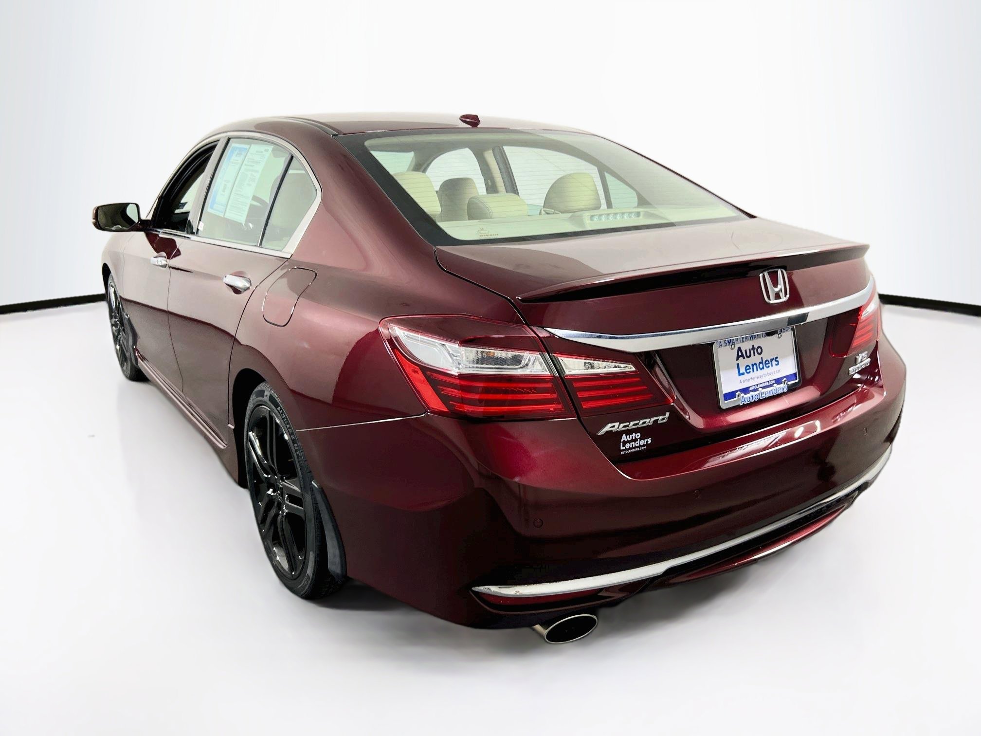 Used 2017 Honda Accord Touring image 7