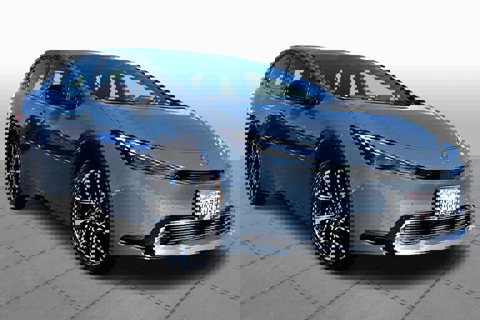 Used 2024 Toyota Prius Prime XSE image 2