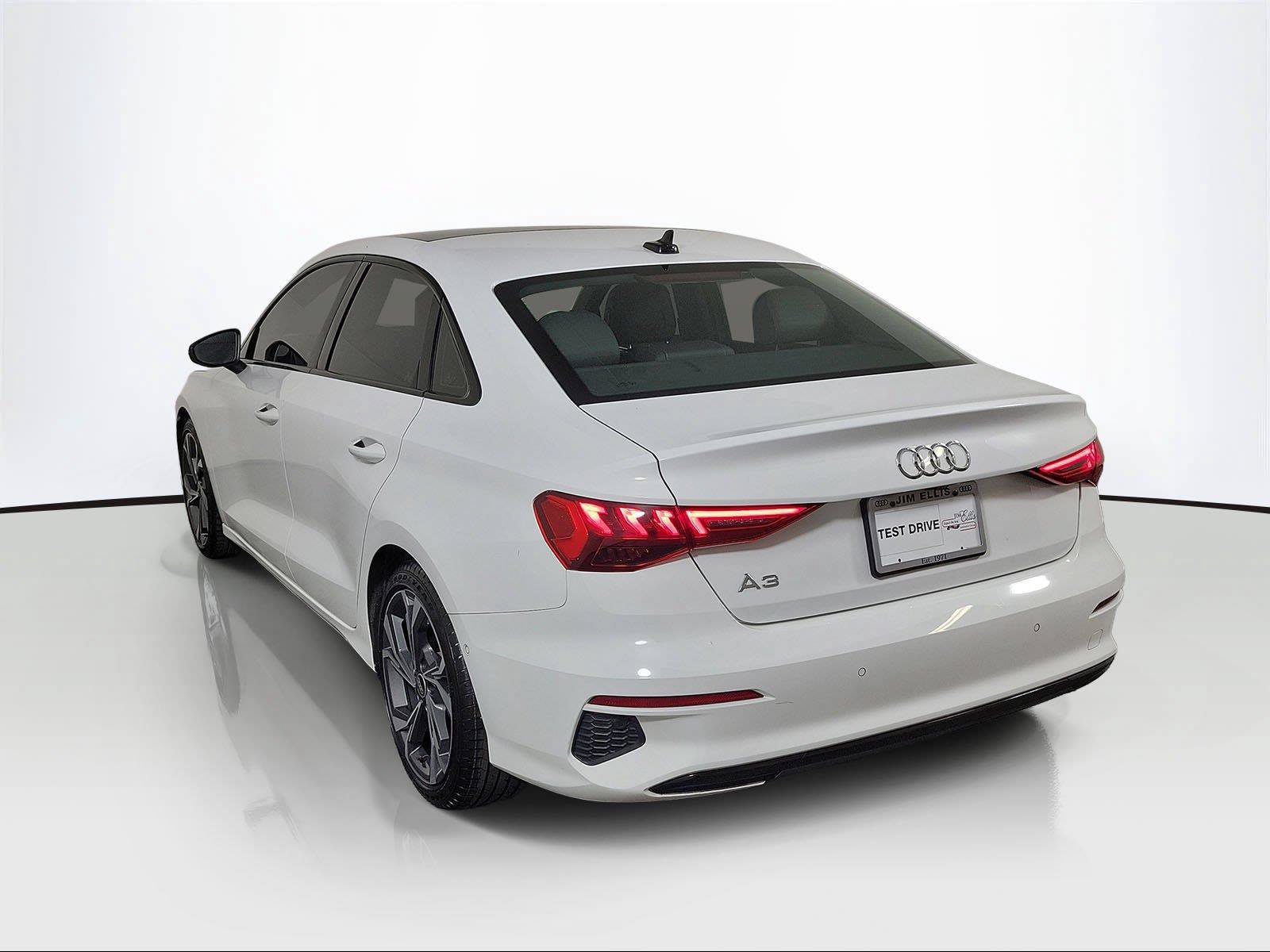 Used 2023 Audi A3 2.0T Premium w/ Convenience Package FWD image 4