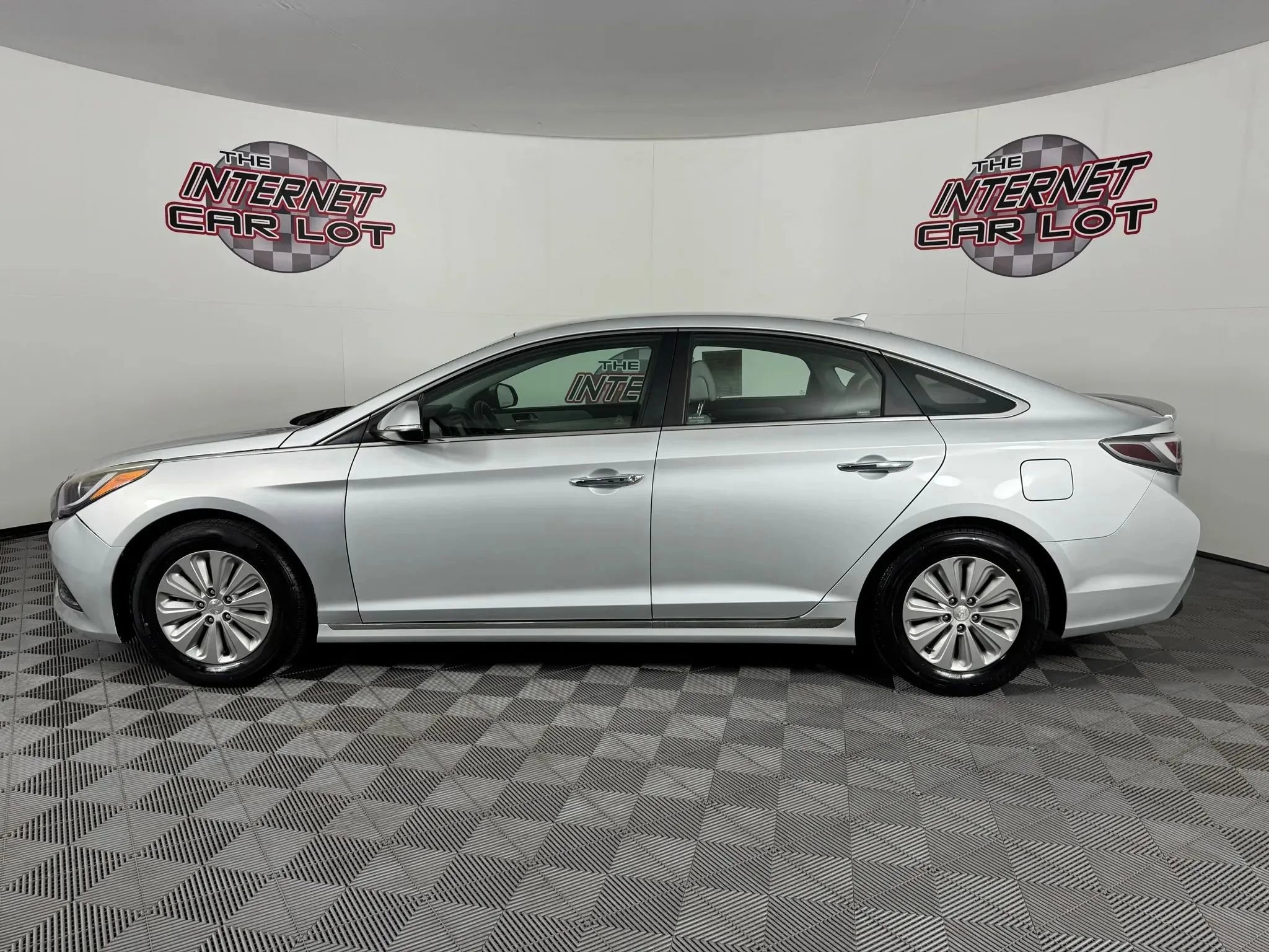 Used 2016 Hyundai Sonata SE image 4