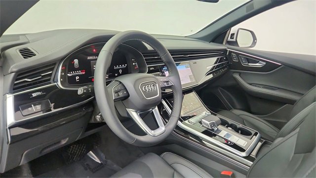 Used 2025 Audi Q8 Prestige w/ Prestige Package image 18