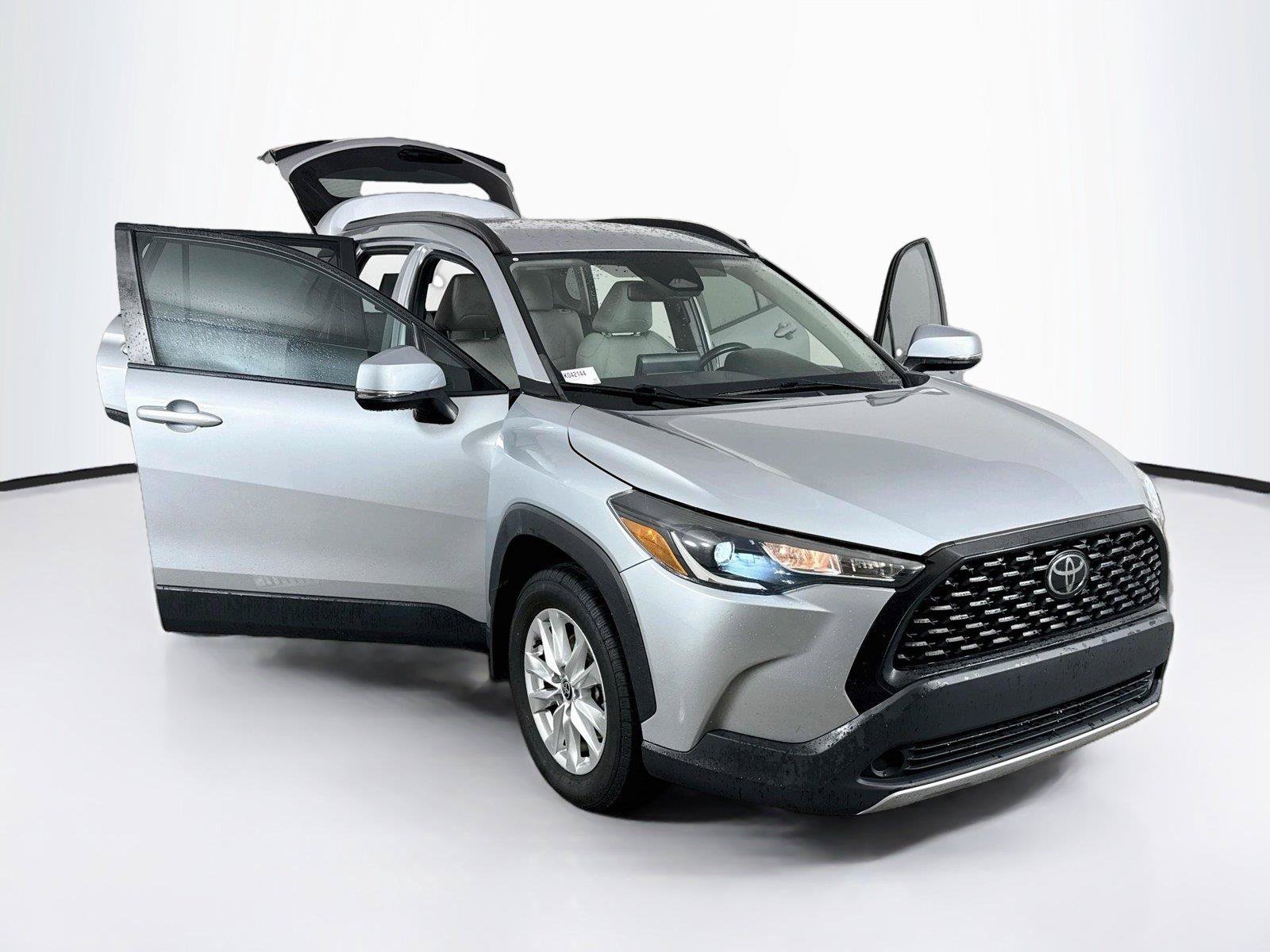 Used 2023 Toyota Corolla Cross LE FWD image 40