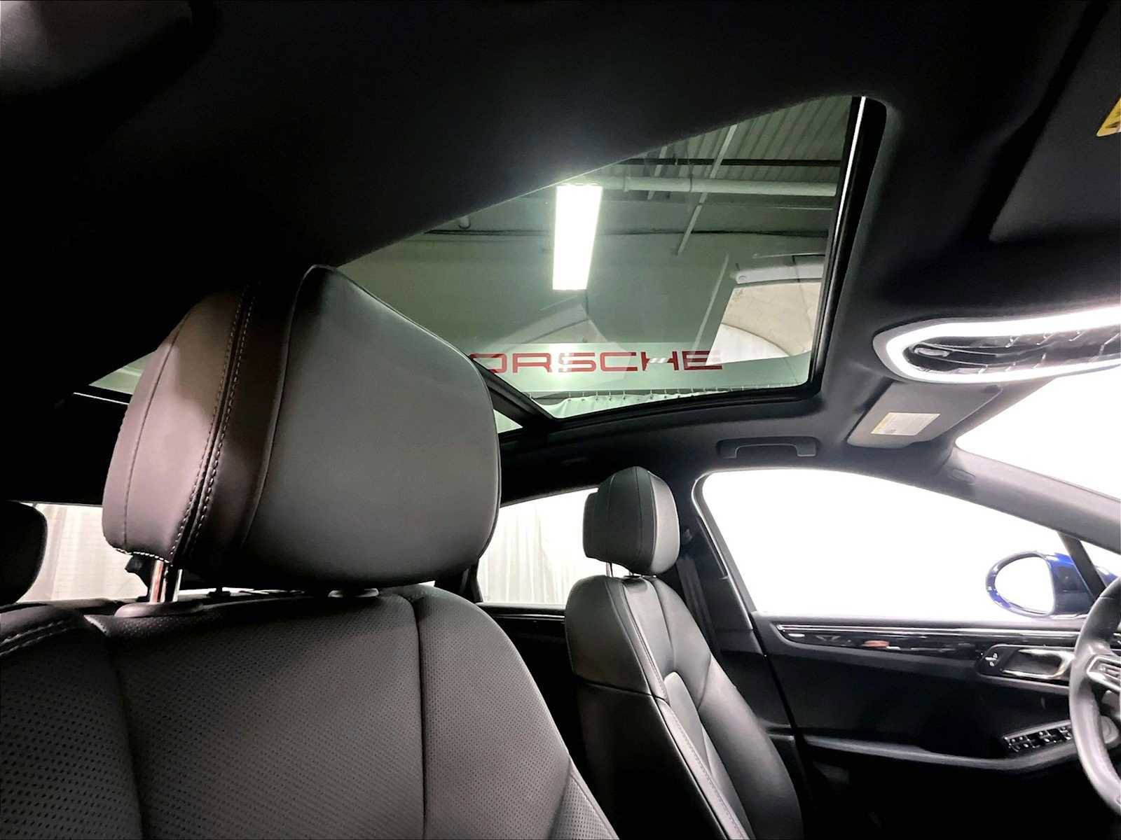Used 2025 Porsche Macan image 27