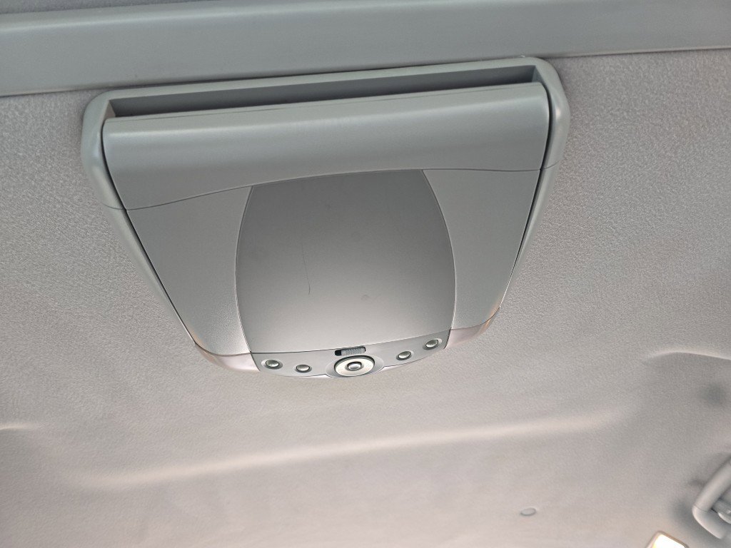 Used 2014 Toyota Sienna XLE image 30