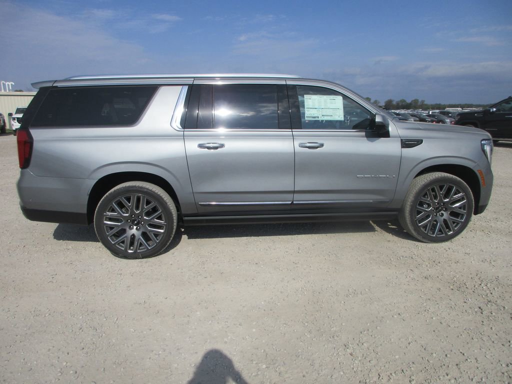 New 2026 GMC Yukon XL Denali Ultimate AWD/4WD image 3