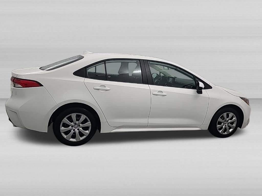 Used 2025 Toyota Corolla LE FWD image 3