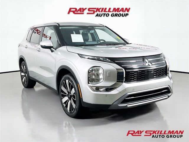 Used 2025 Mitsubishi Outlander SE AWD/4WD image 1