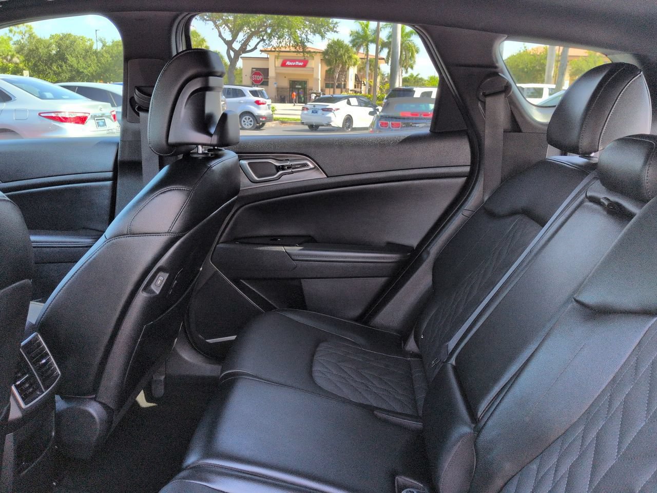 Used 2023 Kia Sportage X-Line w/ X-Line Premium Package AWD/4WD image 14