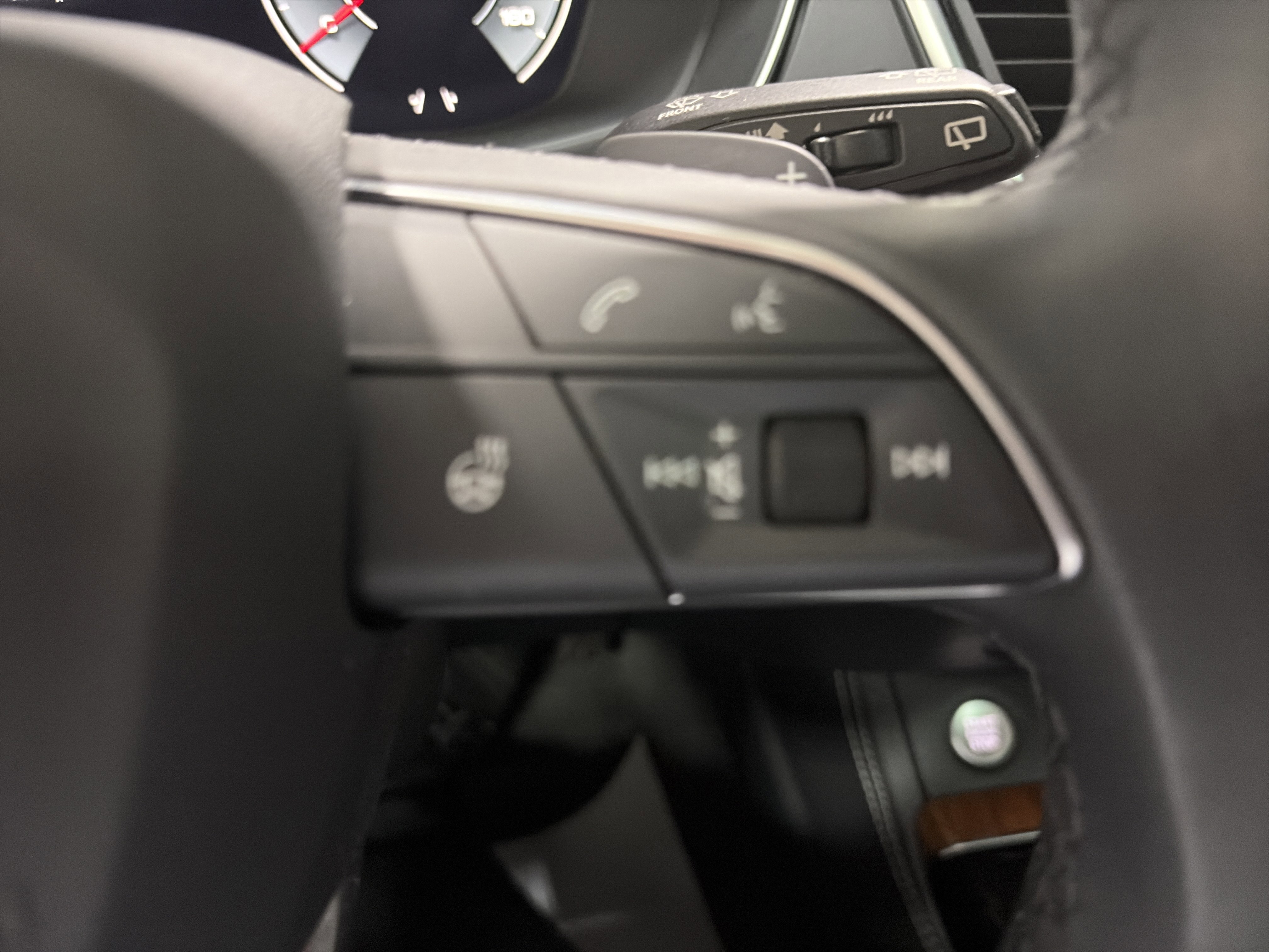 Used 2023 Audi Q5 2.0T Prestige w/ Prestige Package image 17