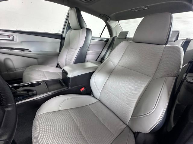 Used 2016 Toyota Camry SE w/ Moonroof Package FWD image 20