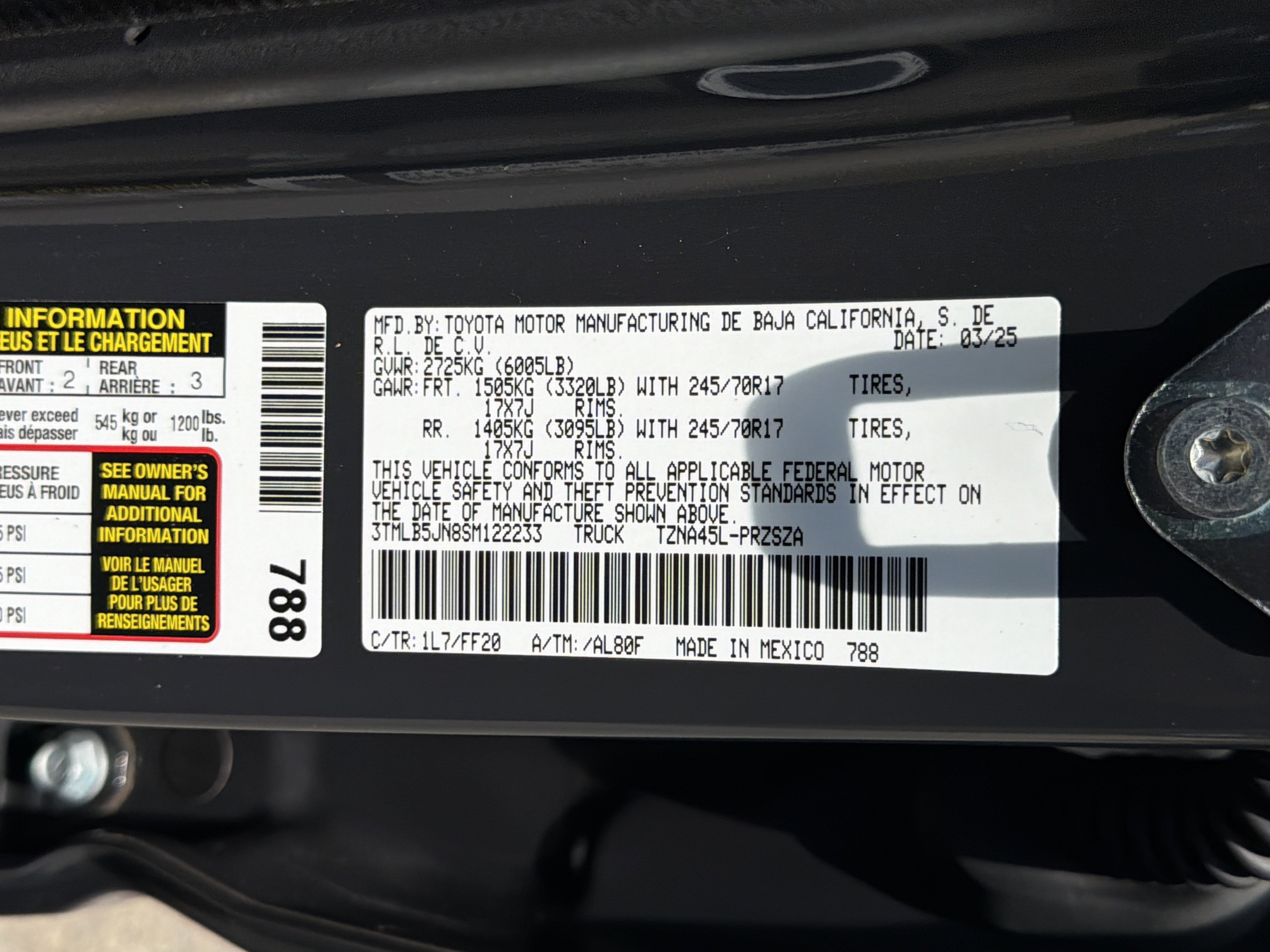 Used 2025 Toyota Tacoma SR5 AWD/4WD image 30