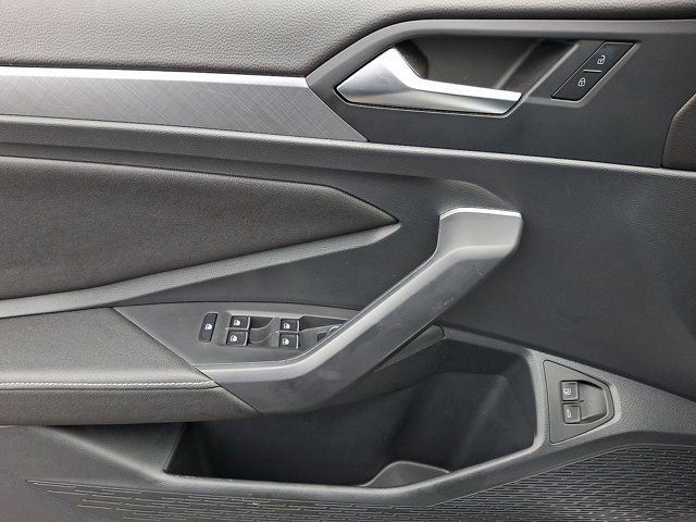 Used 2023 Volkswagen Jetta SE w/ Panoramic Sunroof Package FWD image 16