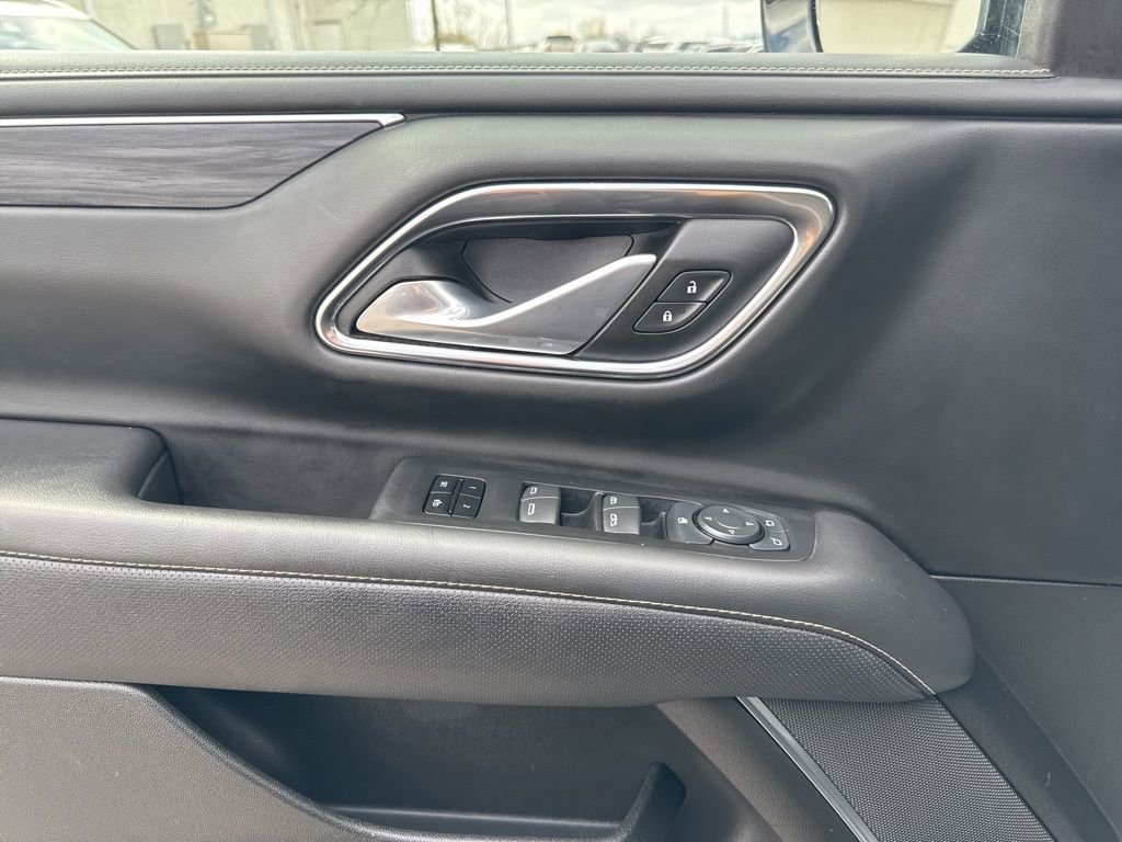 Used 2024 GMC Yukon XL SLT image 11