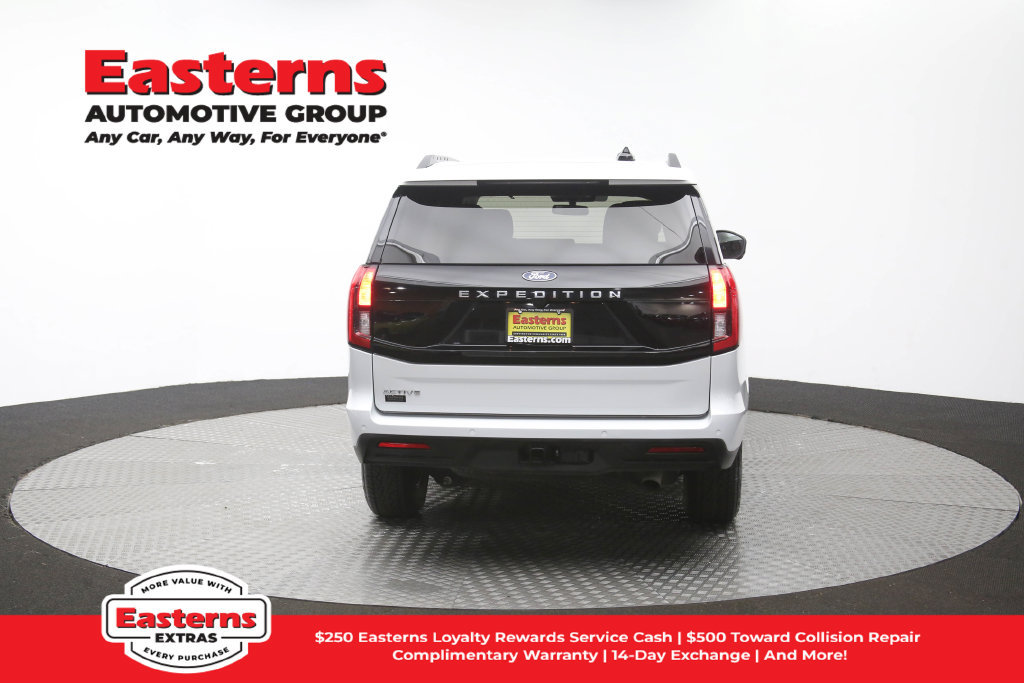 Used 2025 Ford Expedition Active AWD/4WD image 38