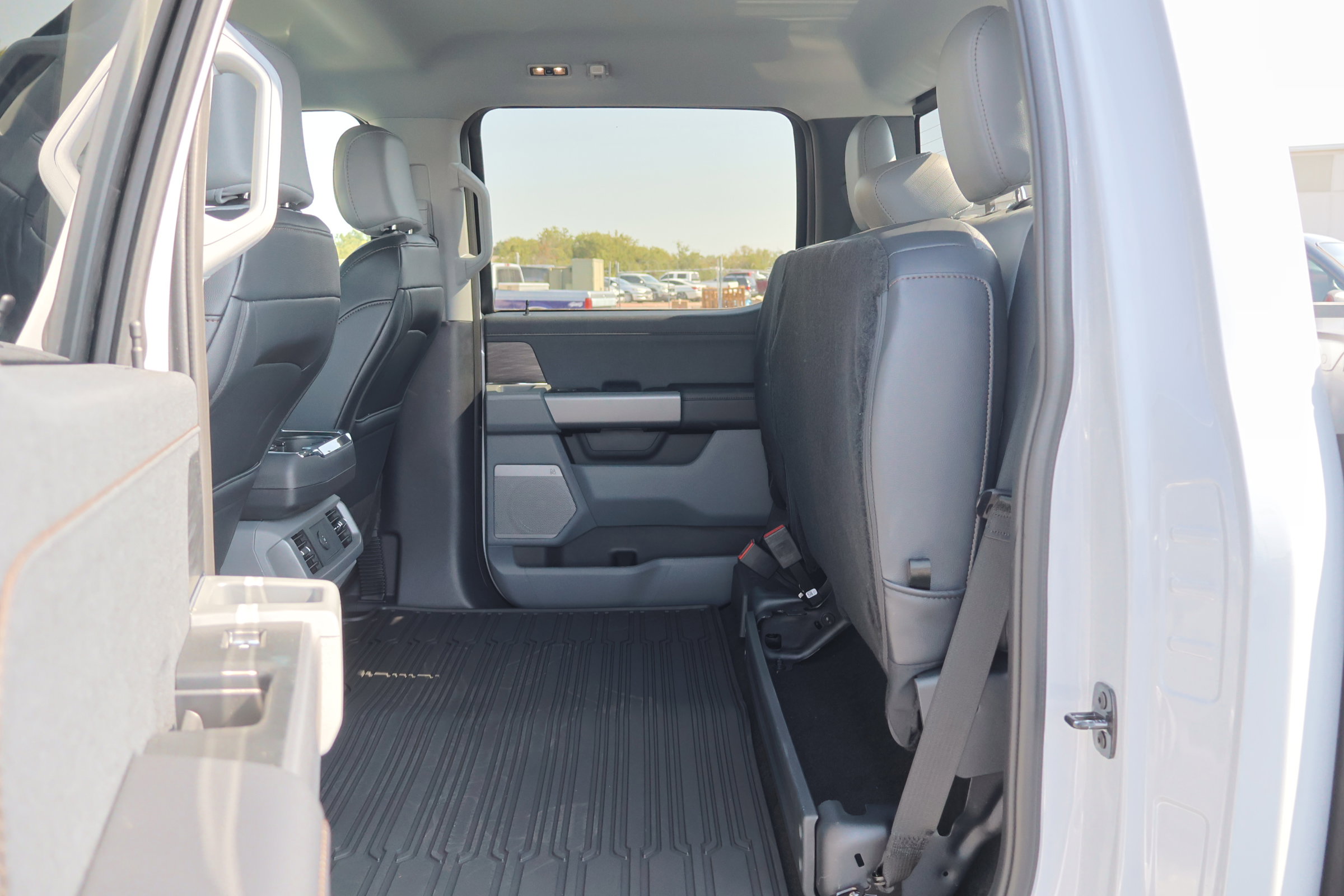 Certified 2025 Ford F150 Lariat w/ Equipment Group 501A Mid image 26