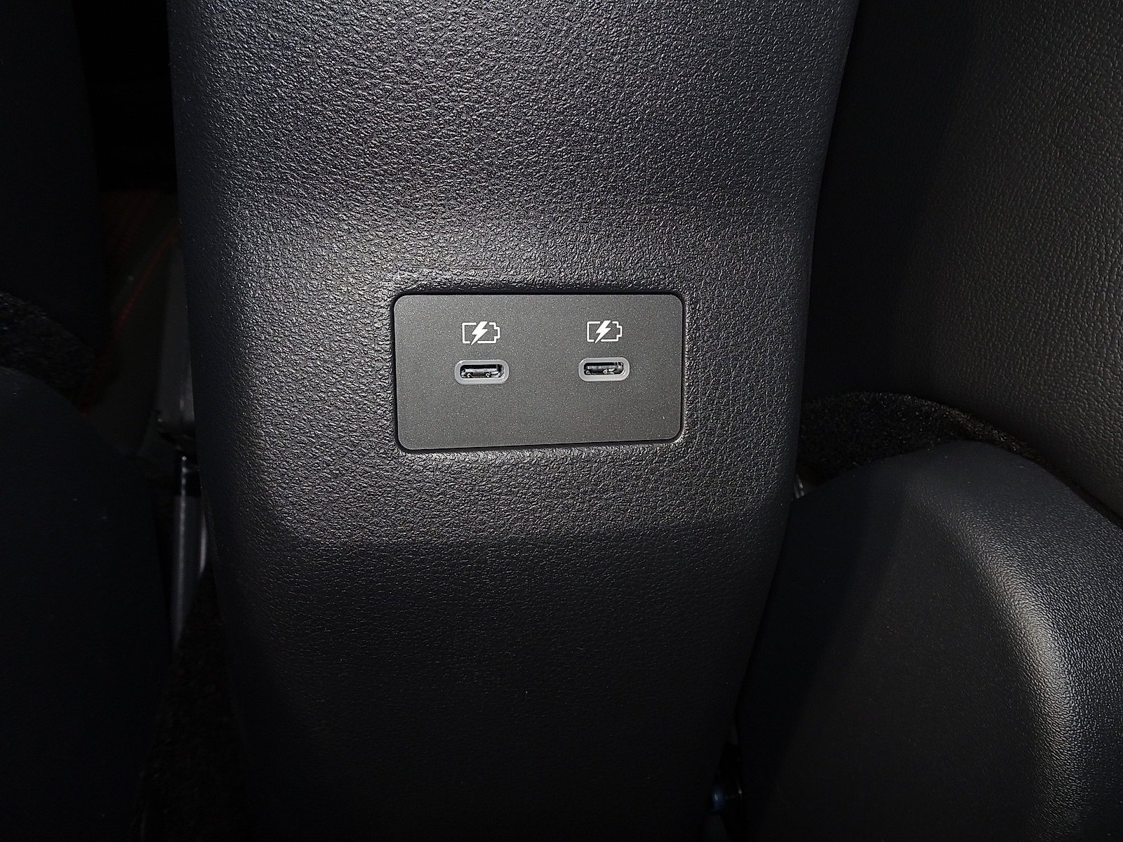 New 2026 Nissan Kicks SR w/ SR Premium Package AWD/4WD image 23