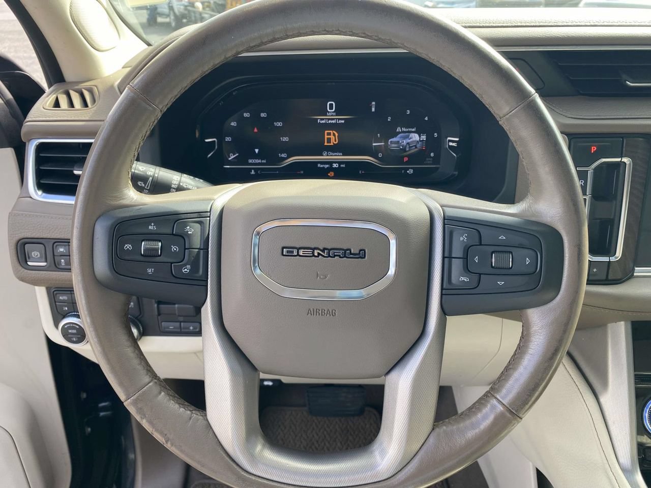 Used 2022 GMC Yukon XL Denali w/ Denali Ultimate Package AWD/4WD image 22