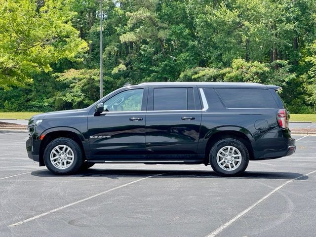Used 2024 Chevrolet Suburban LT AWD/4WD image 3