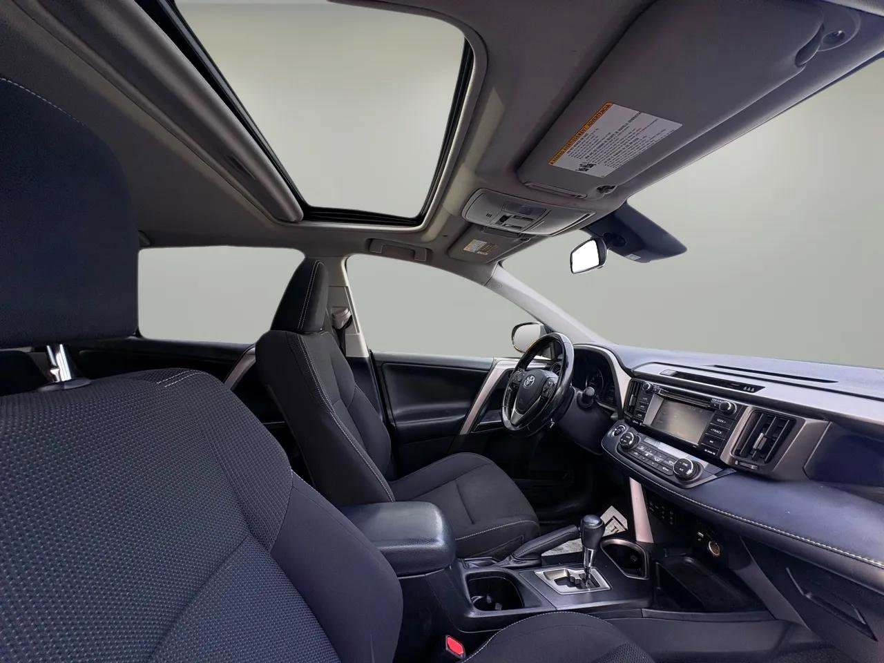 Used 2018 Toyota RAV4 XLE image 40