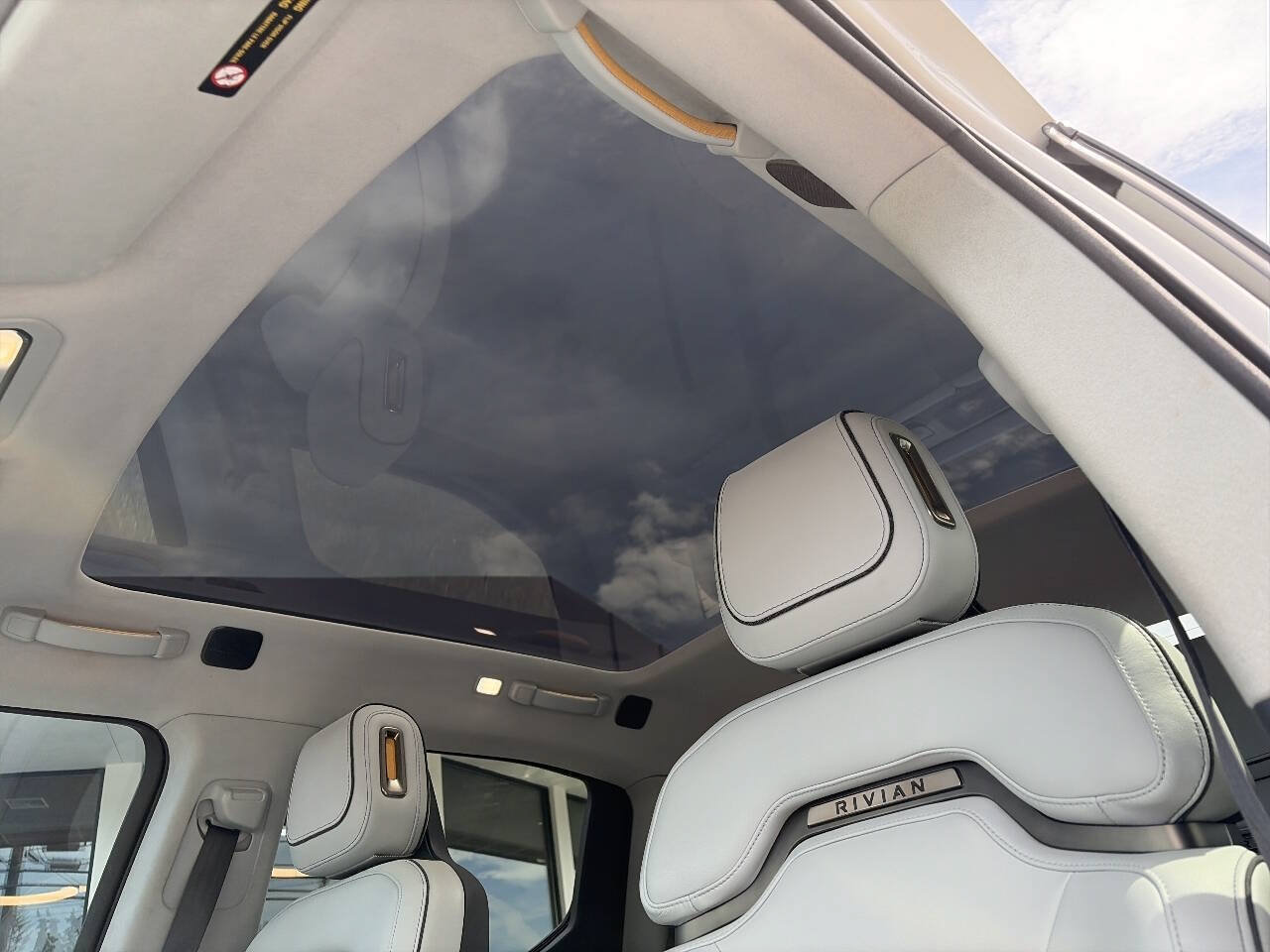 Used 2022 Rivian R1T Adventure AWD/4WD image 29