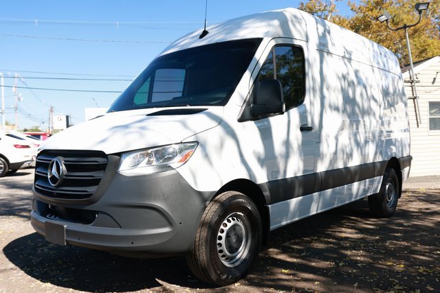 Used 2023 Mercedes-Benz Sprinter 144 Cargo image 3