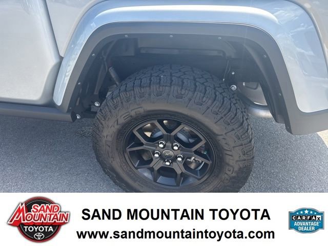 Used 2024 Jeep Gladiator Sport AWD/4WD image 12