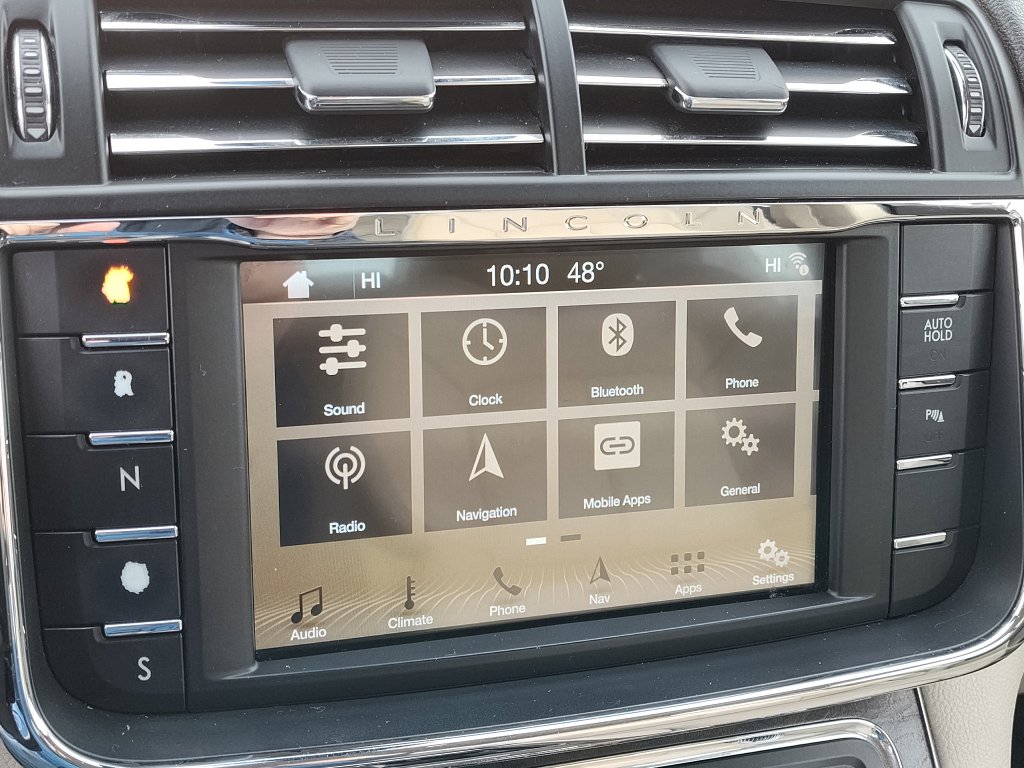 Used 2017 Lincoln Continental Reserve w/ Climate Package image 11