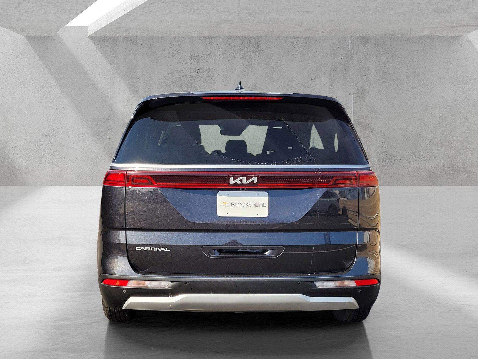 Used 2024 Kia Carnival LX image 5