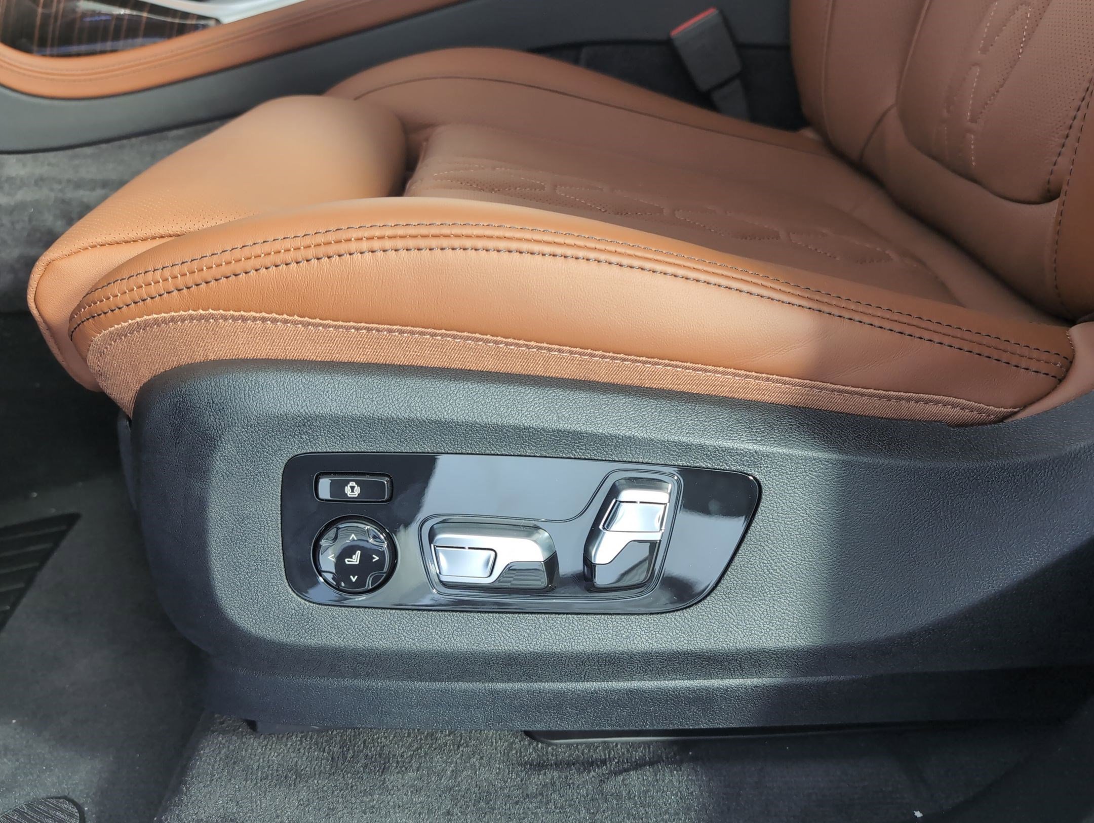 New 2026 BMW X7 M60i image 11