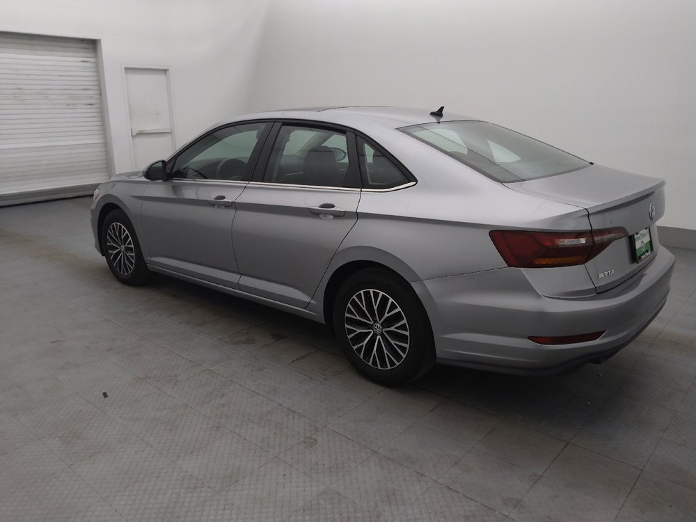 Used 2019 Volkswagen Jetta SE w/ Cold Weather Package FWD image 3