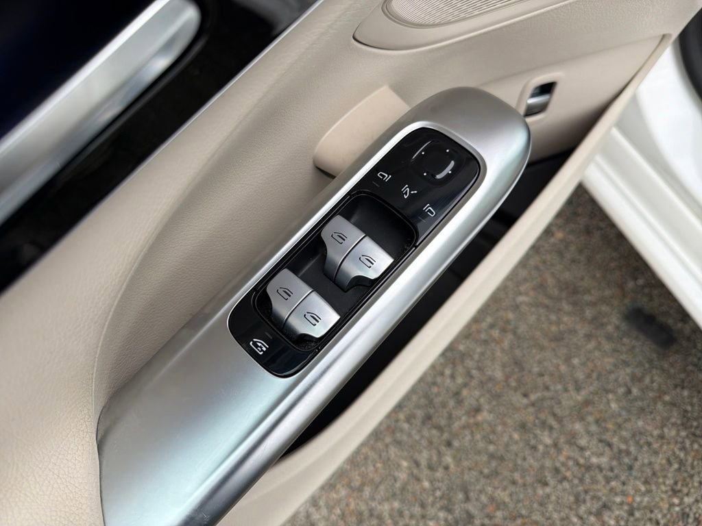 Certified 2022 Mercedes-Benz C 300 4MATIC Sedan image 12