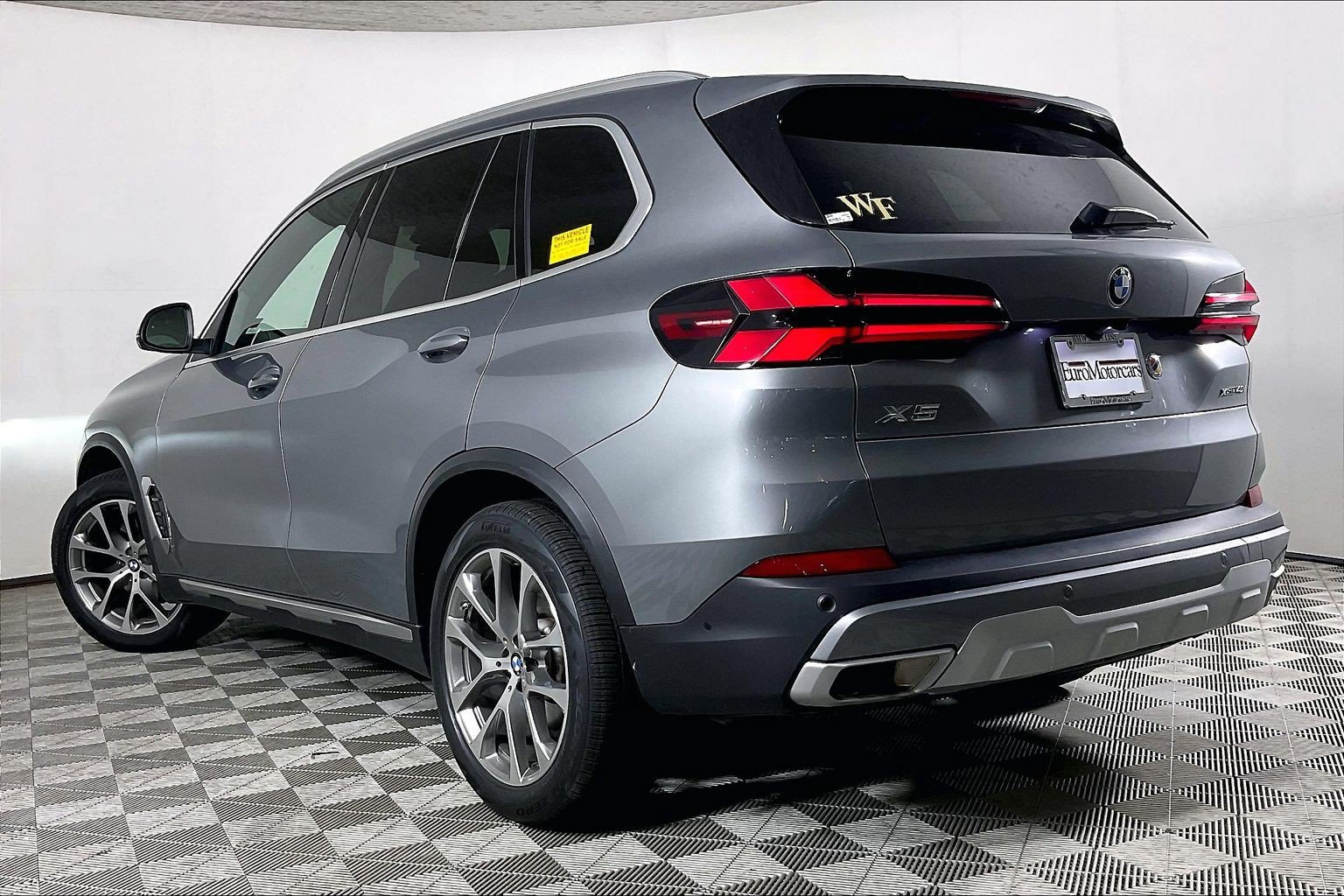 Used 2024 BMW X5 xDrive40i w/ Premium Package AWD/4WD image 5
