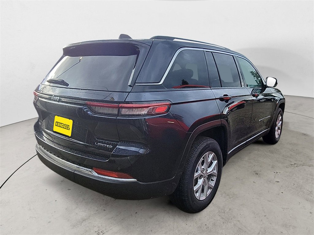 Used 2023 Jeep Grand Cherokee Limited image 3