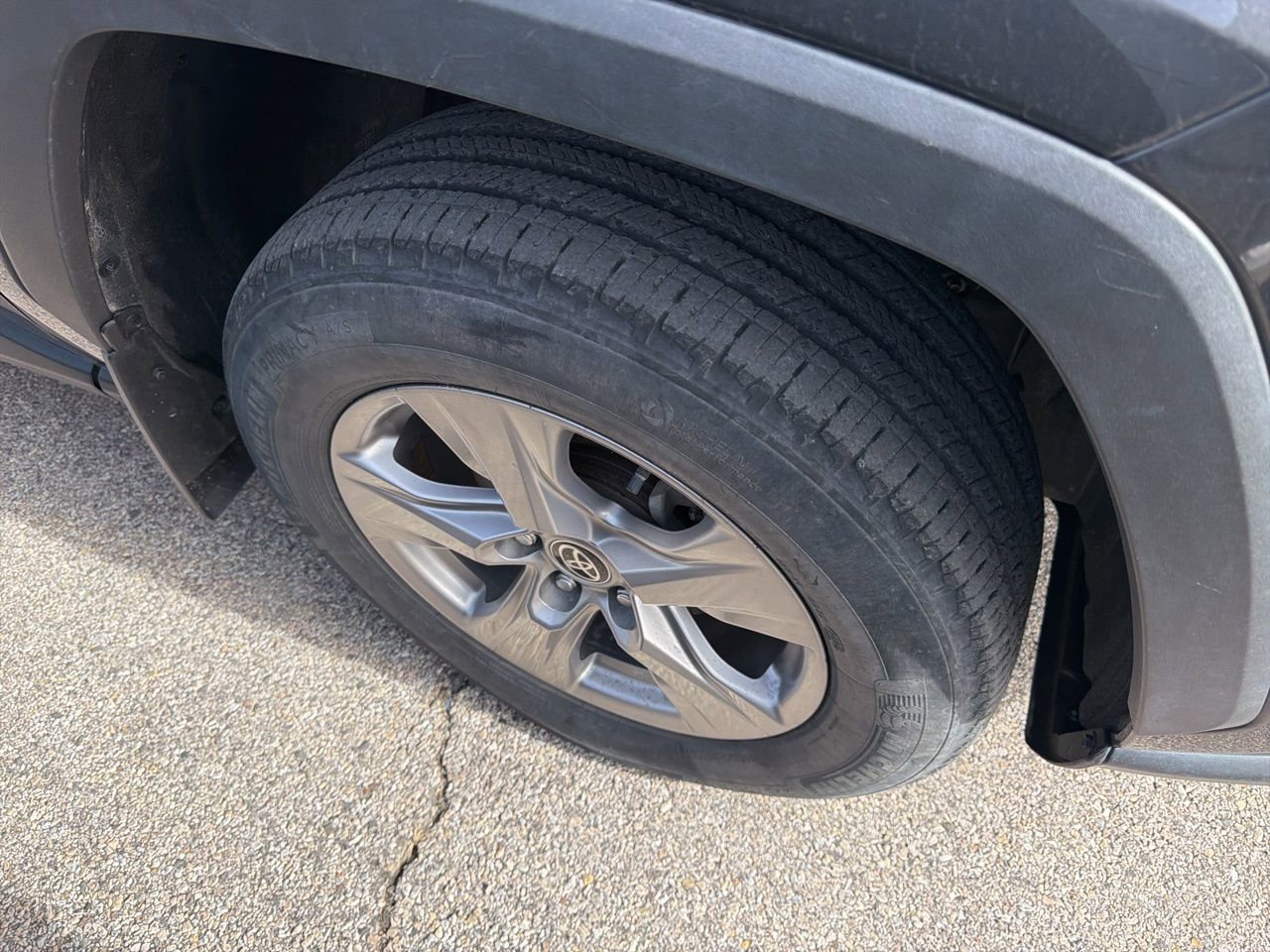 Used 2023 Toyota RAV4 XLE w/ Convenience Package image 12