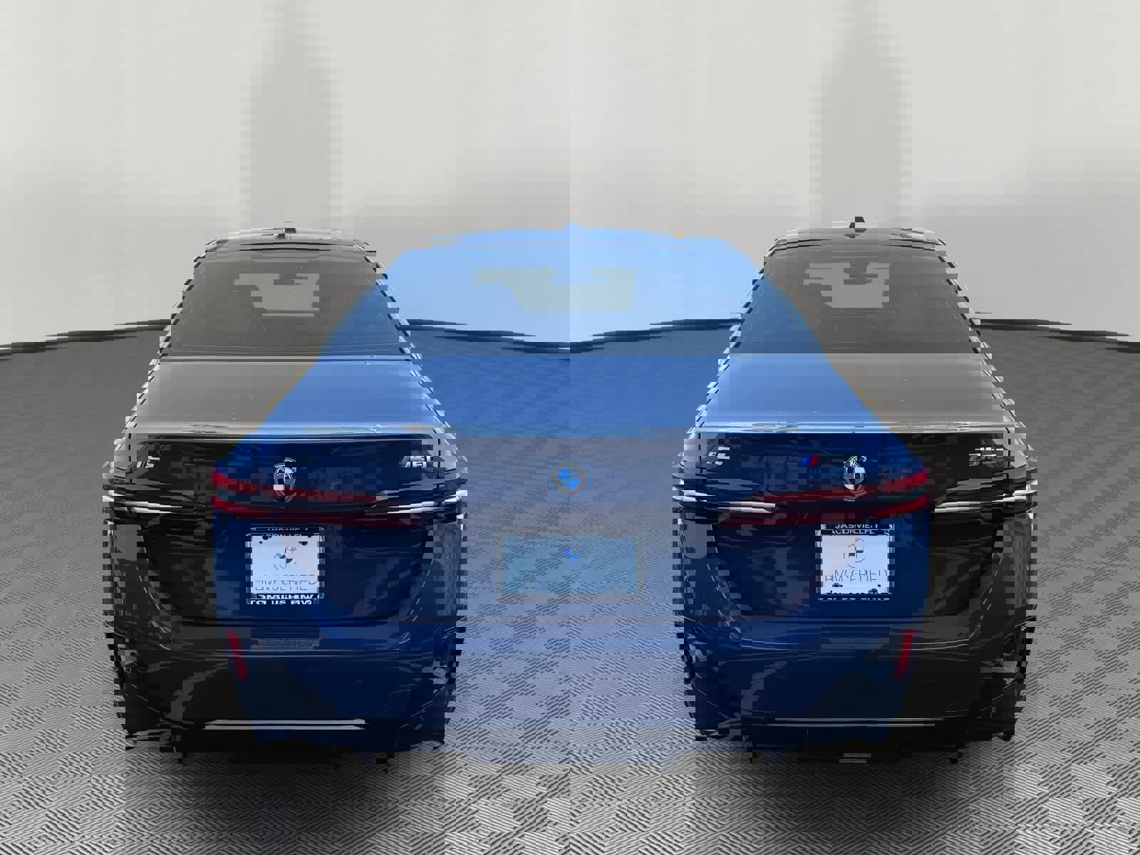 Certified 2025 BMW i5 M60 w/ Premium Package image 4