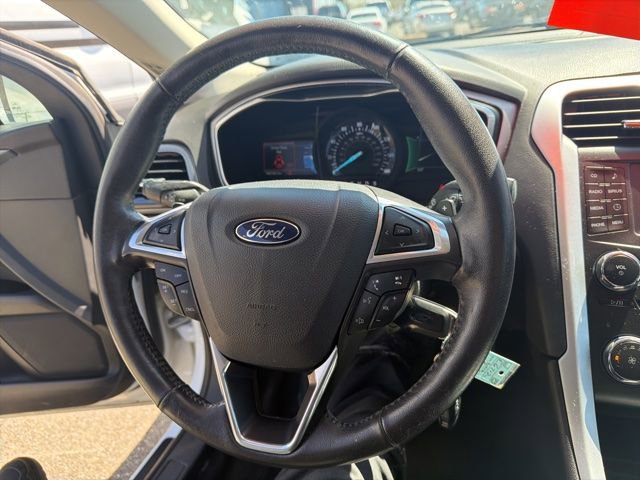 Used 2016 Ford Fusion SE AWD/4WD image 18