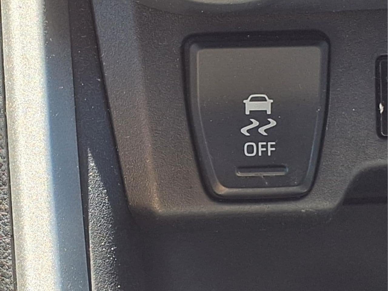 Used 2023 Toyota RAV4 XLE AWD/4WD image 17