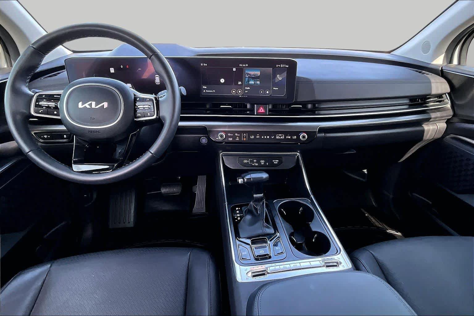 Certified 2025 Kia Carnival SX Prestige FWD image 16
