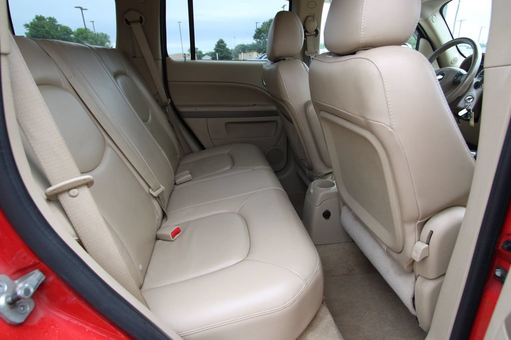 Used 2009 Chevrolet HHR LT FWD image 9