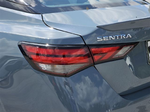 Certified 2025 Nissan Sentra SR FWD image 19
