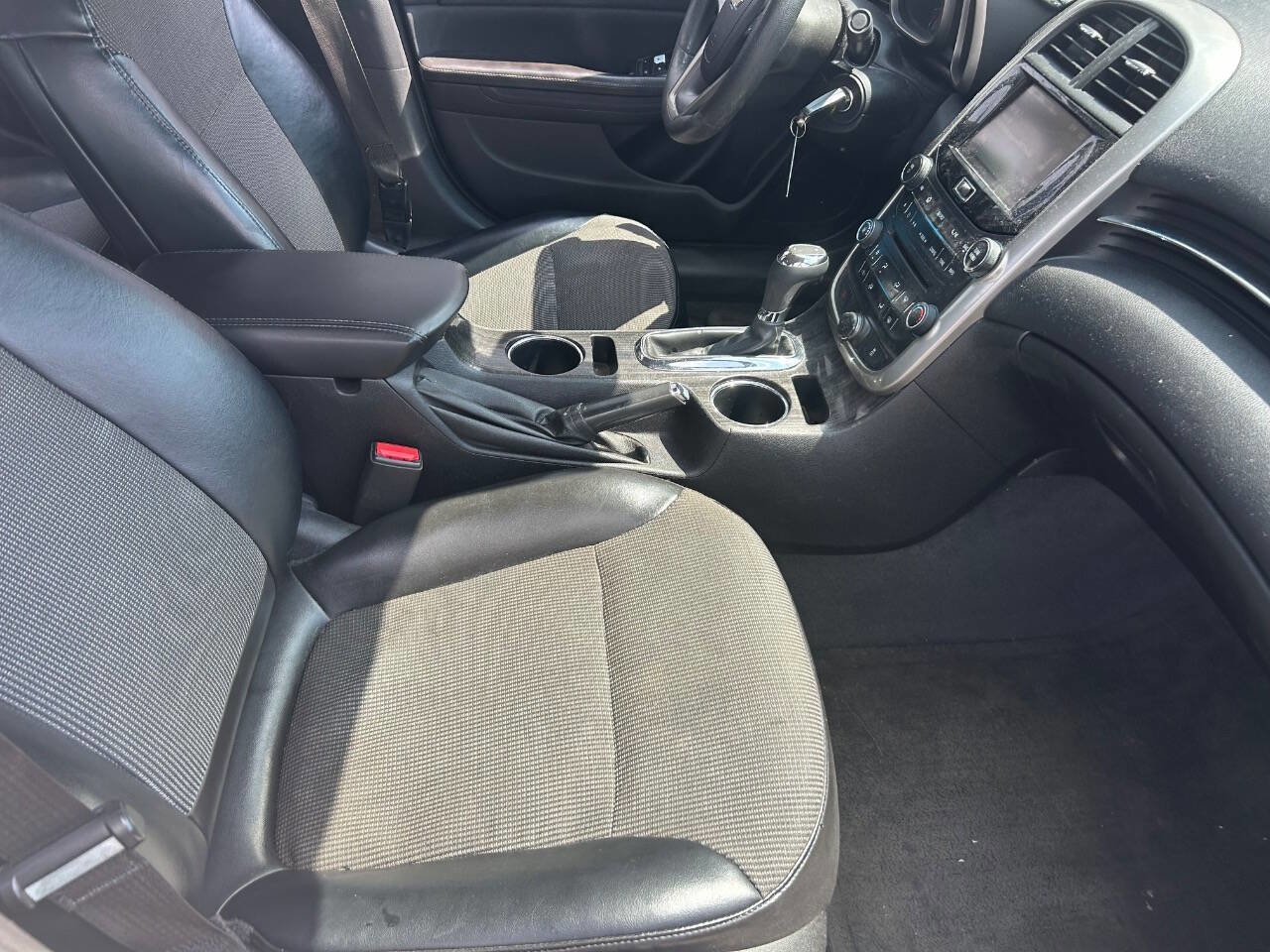 Used 2016 Chevrolet Malibu LT FWD image 26