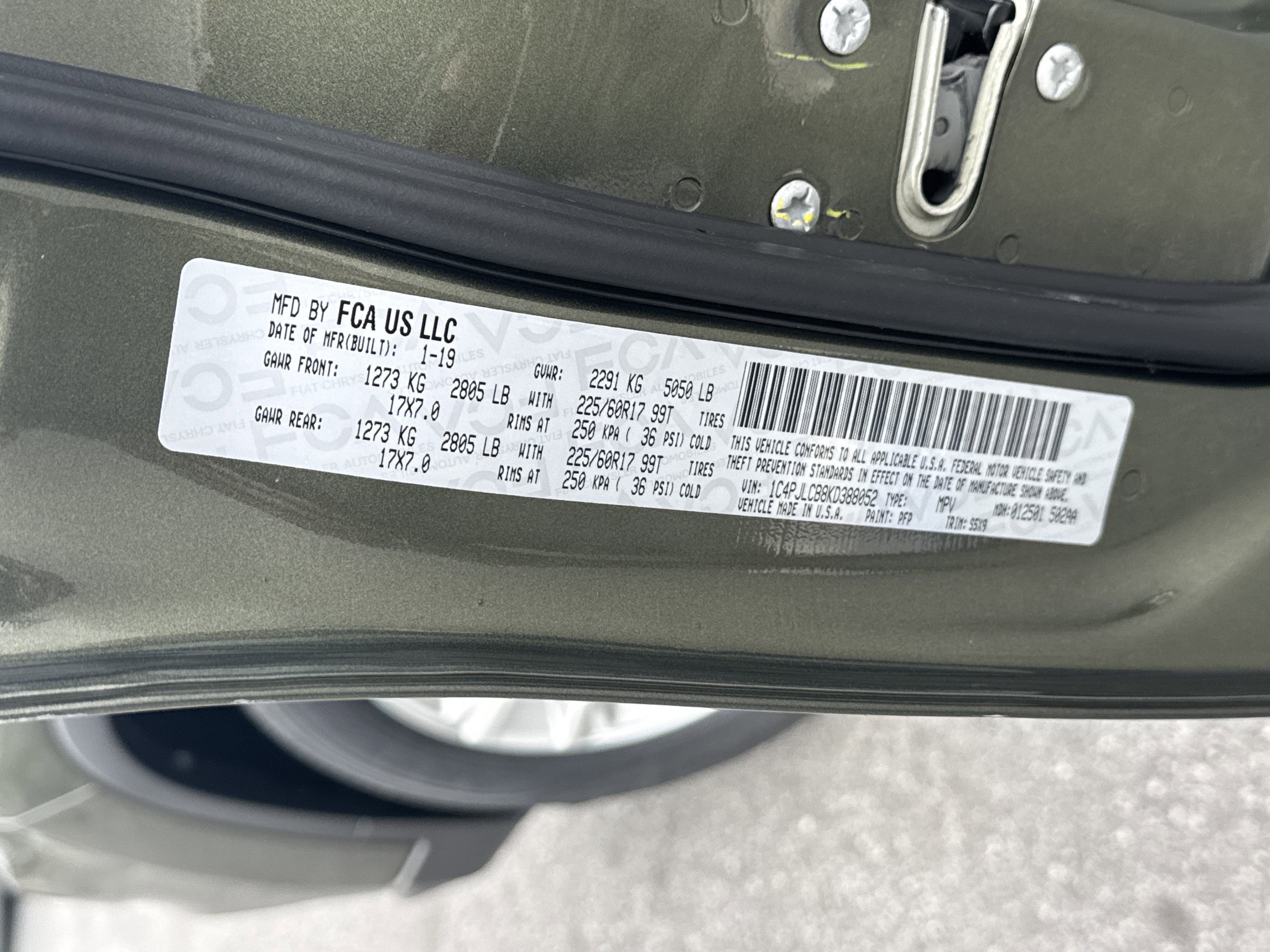 Used 2019 Jeep Cherokee Latitude w/ Popular Appearance Group image 34