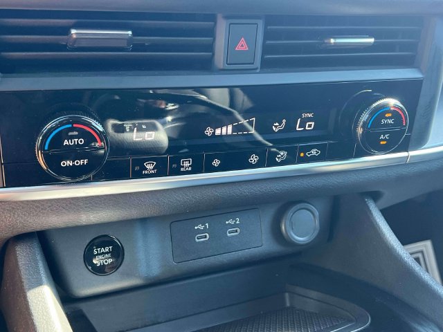 Used 2025 Nissan Rogue SV AWD/4WD image 28