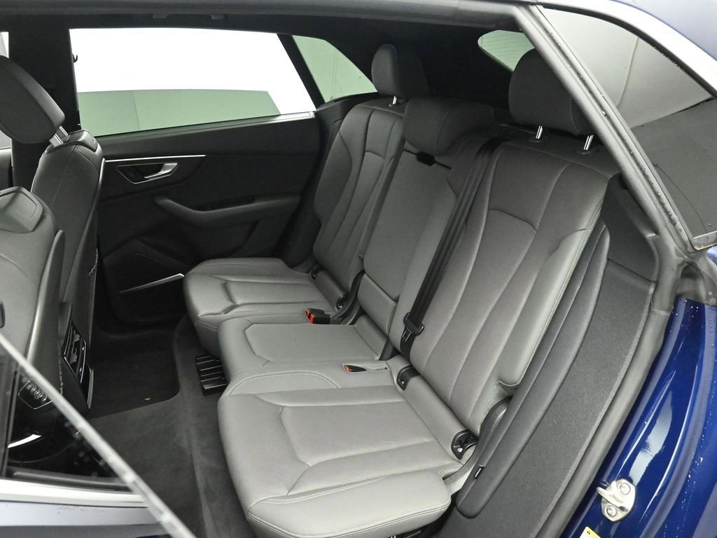 Used 2020 Audi Q8 Prestige w/ Prestige Package image 16