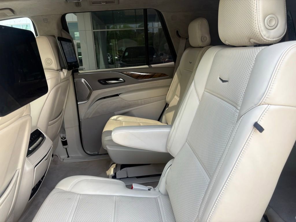 Used 2021 Cadillac Escalade Premium Luxury Platinum image 12