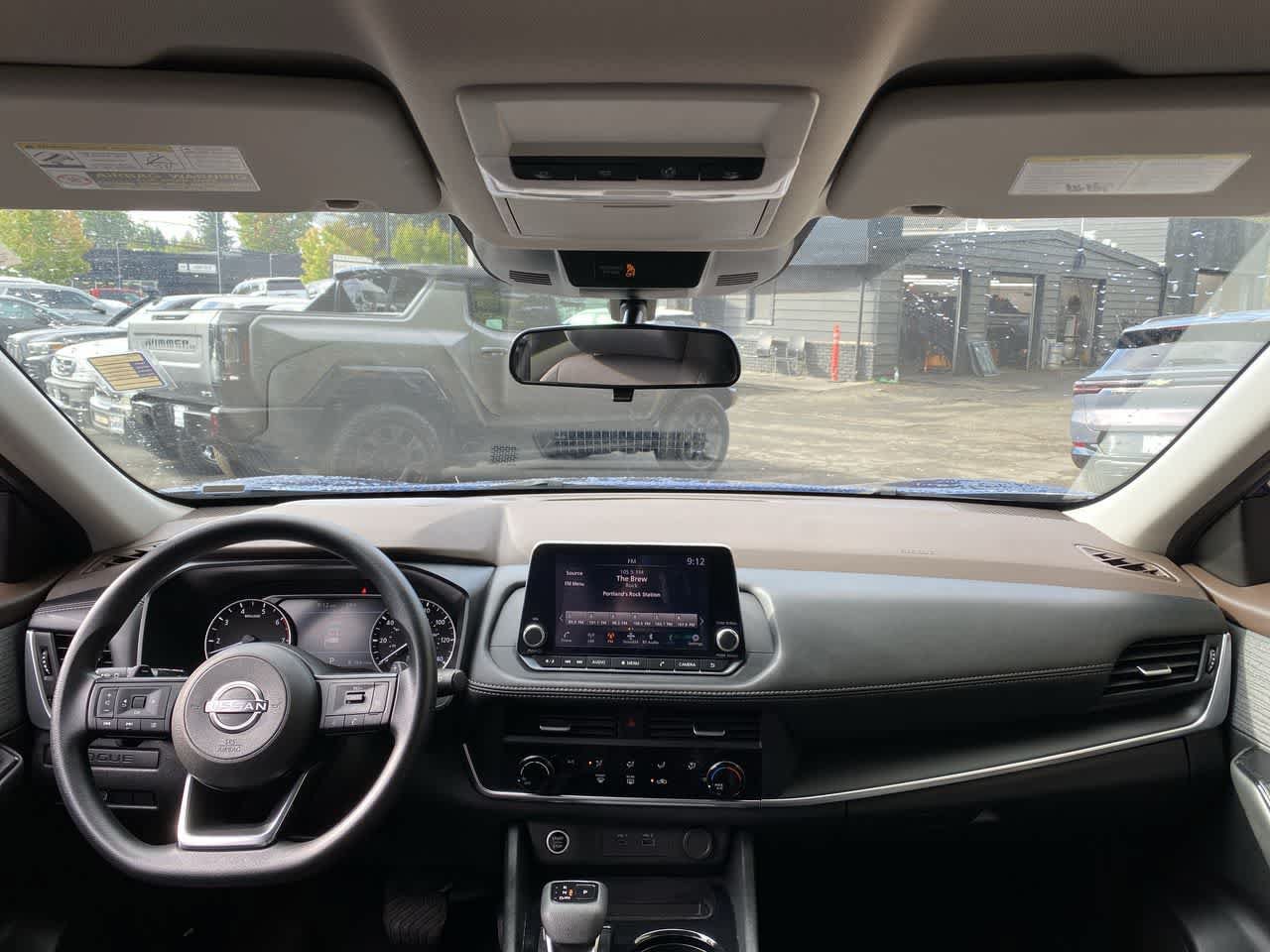 Used 2023 Nissan Rogue S AWD/4WD image 11
